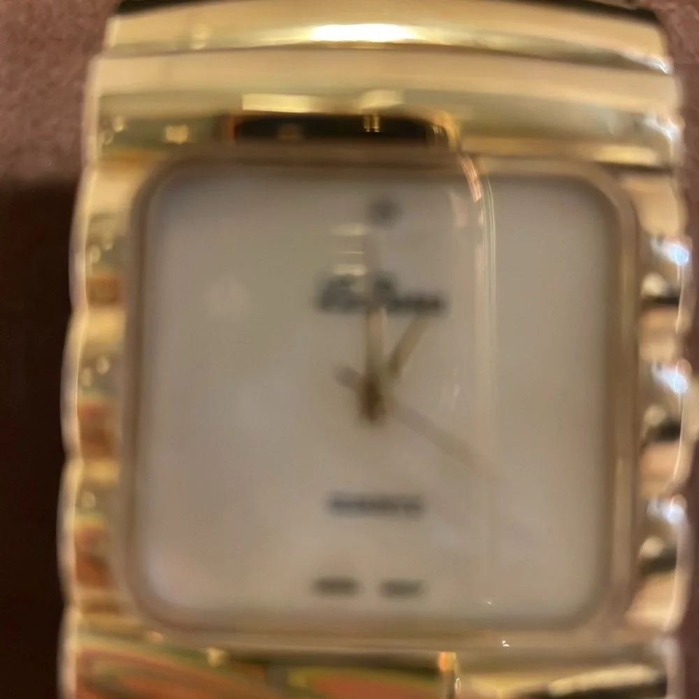 Le baron Women's Gold-Tone Quartz Bracelet Watch - Gold